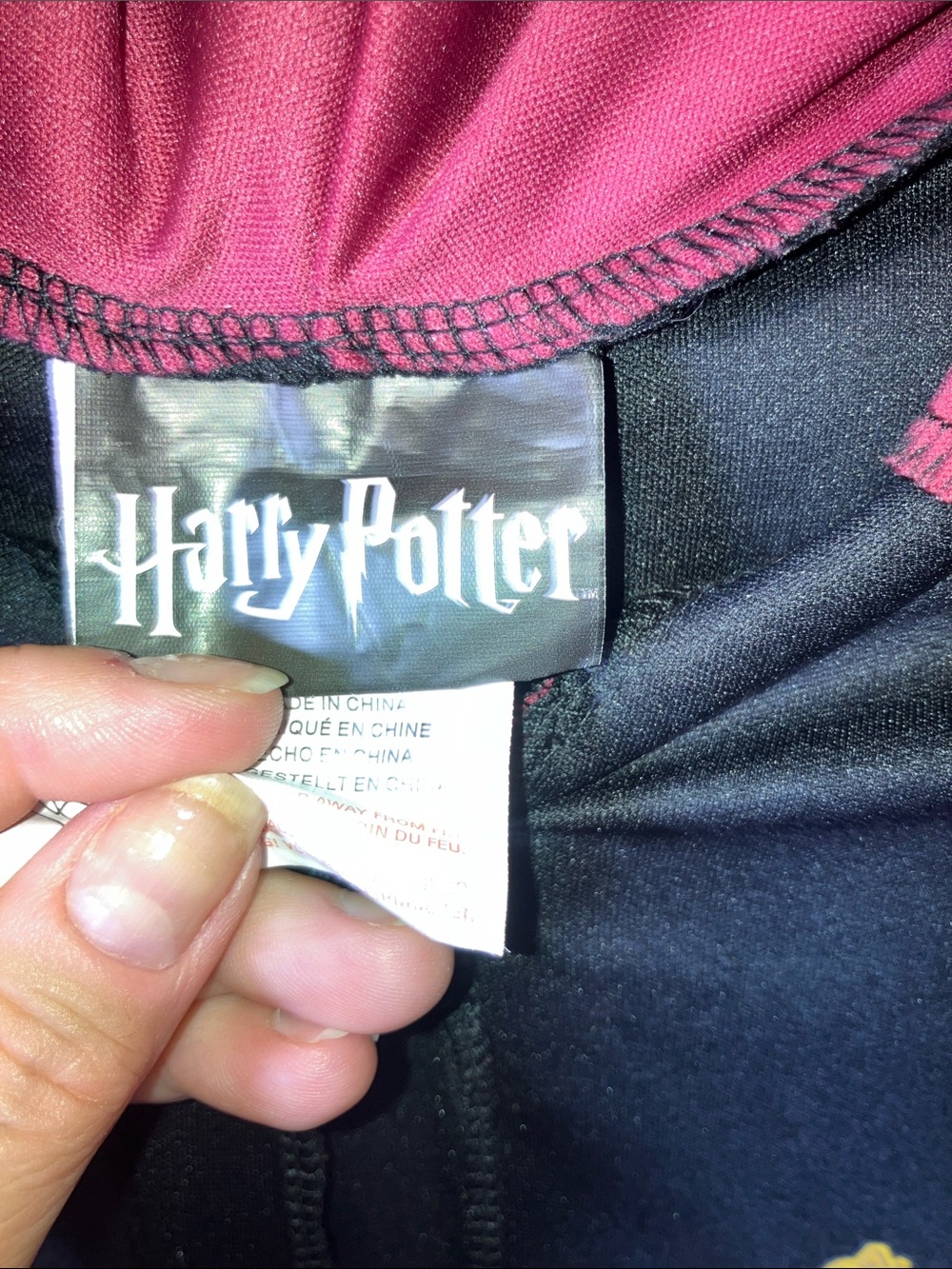 Harry Potter Gryffindor Kid's Cloak Robe Costume One Size Wine Lining 35 Inch - Picture 3 of 6